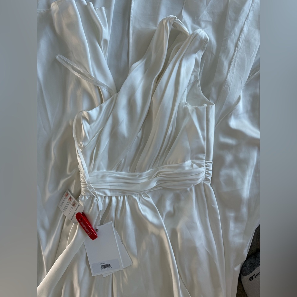 Mac Duggal White One-Shoulder Gown - Picture 8 of 10